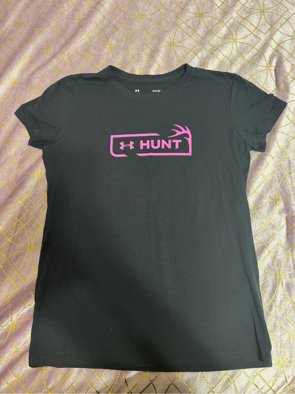 💥 WOMENS Under Armour Black & Pink 'HUNT' Short Sleeve Tee